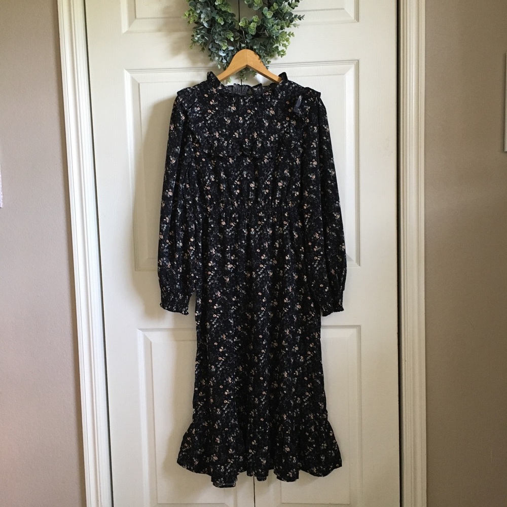 Women’s size large Hayden smocked sleeve midi dress dark floral